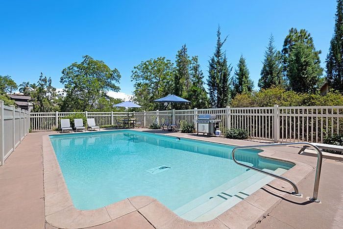 Furnished Finder property 436528_1 photo 9