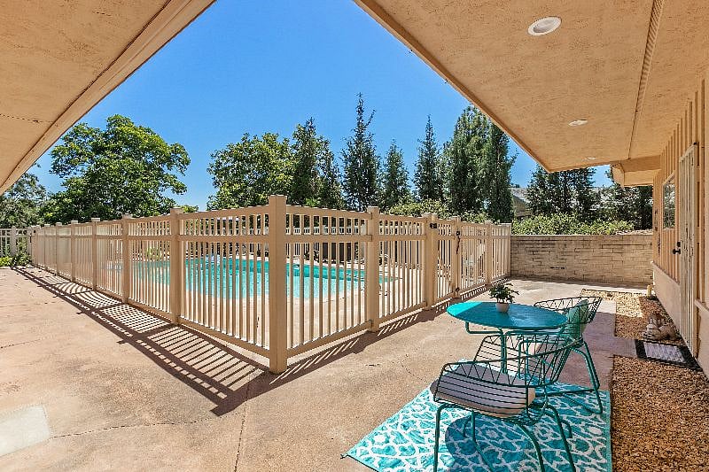 Furnished Finder property 436528_2 photo 10