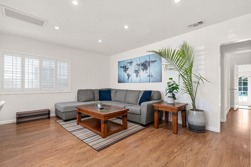 Furnished Finder property 436534_1 photo 21