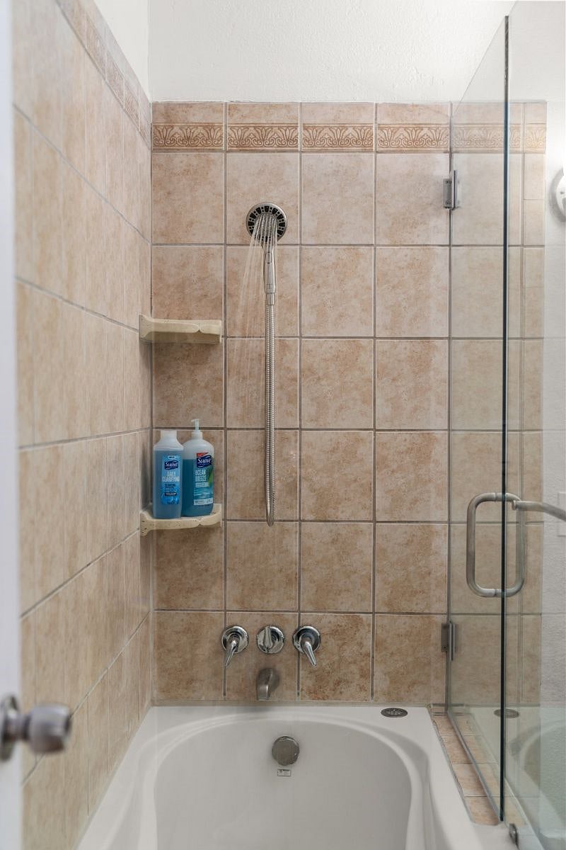 Furnished Finder property 436534_1 photo 23
