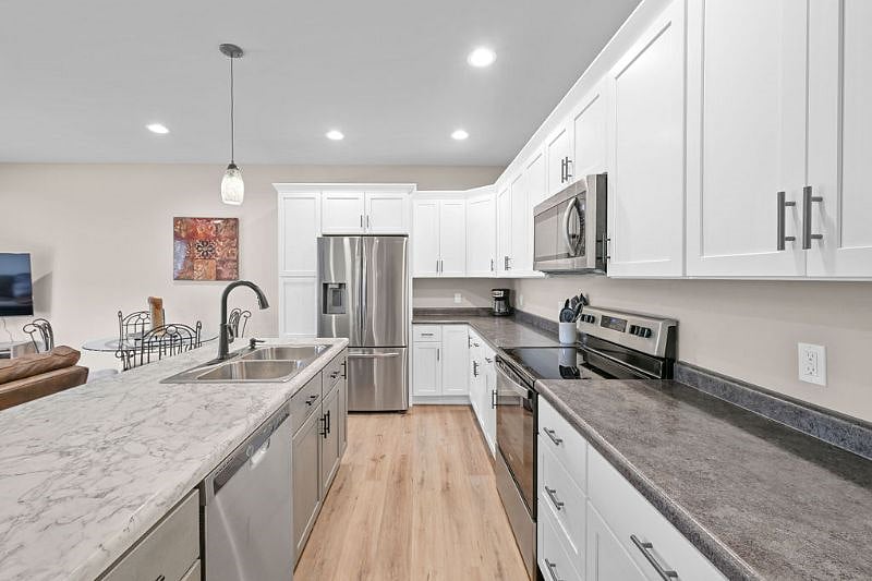 Furnished Finder property 436542_1 photo 3