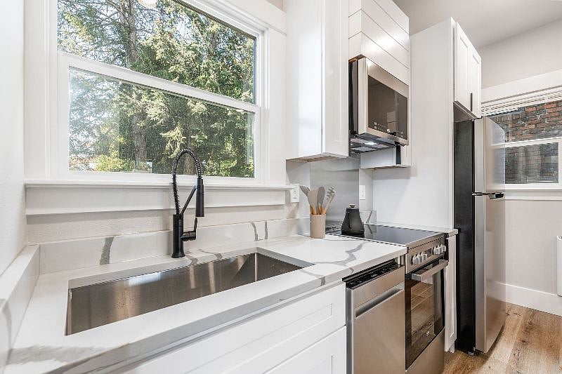 Furnished Finder property 436605_1 photo 12