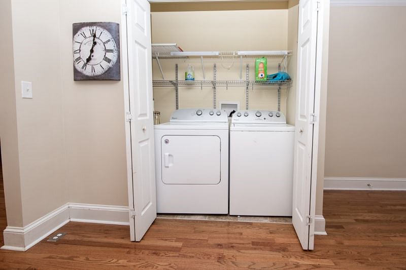 Washer/Dryer in kitchen