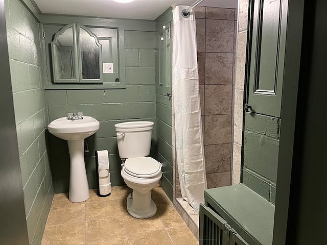 Furnished Finder property 436656_3 photo 9