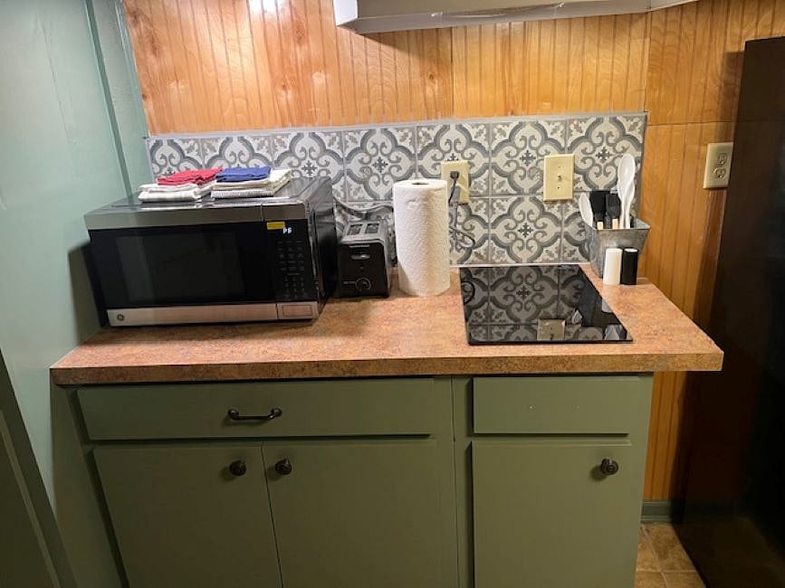 Furnished Finder property 436656_3 photo 13