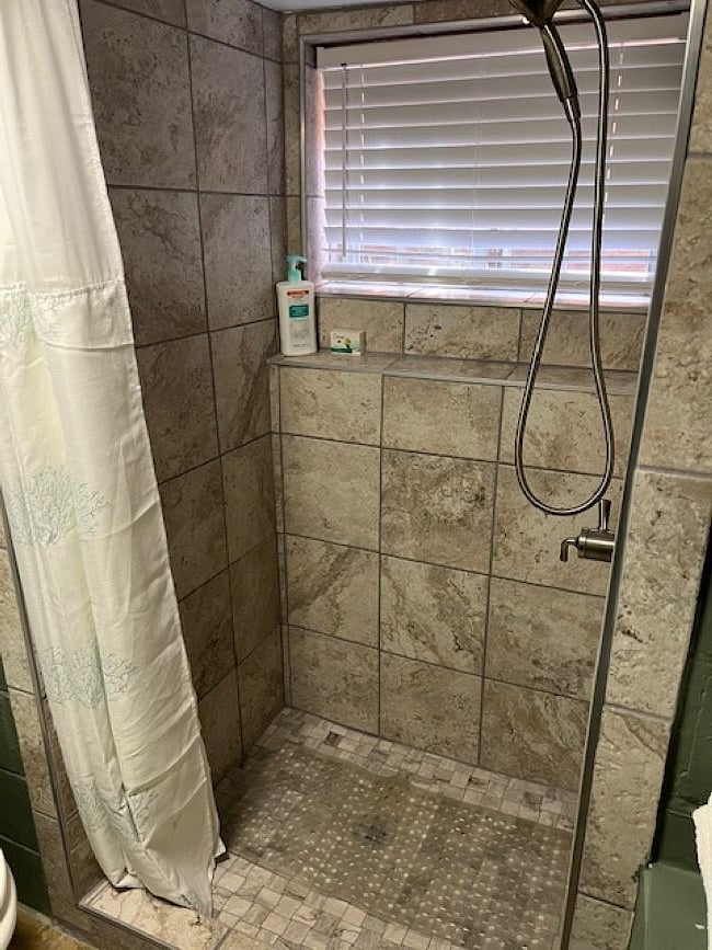 Furnished Finder property 436656_3 photo 17