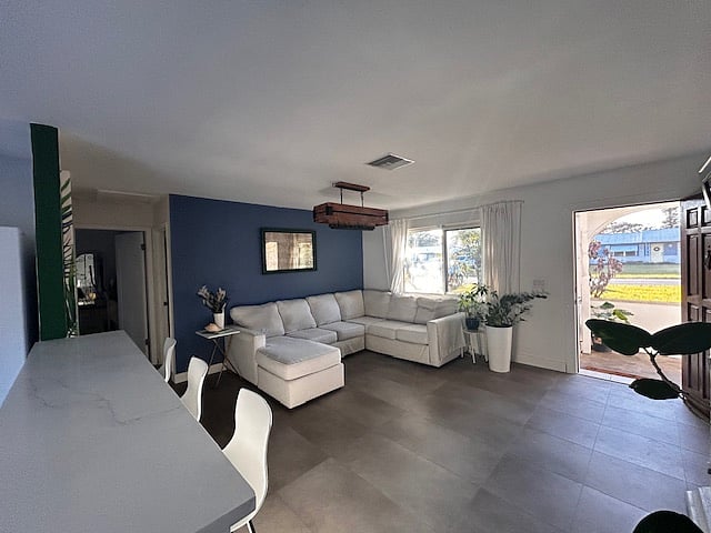 Furnished Finder property 436750_1 photo 9