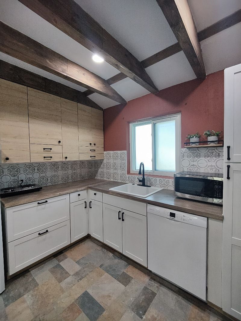 Furnished Finder property 436750_2 photo 5