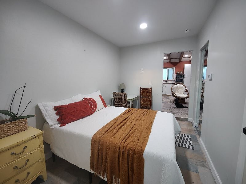 Furnished Finder property 436750_2 photo 11