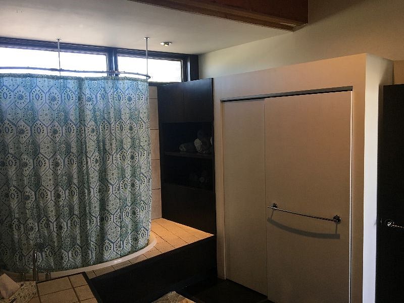 BATHROOM - CLOSET