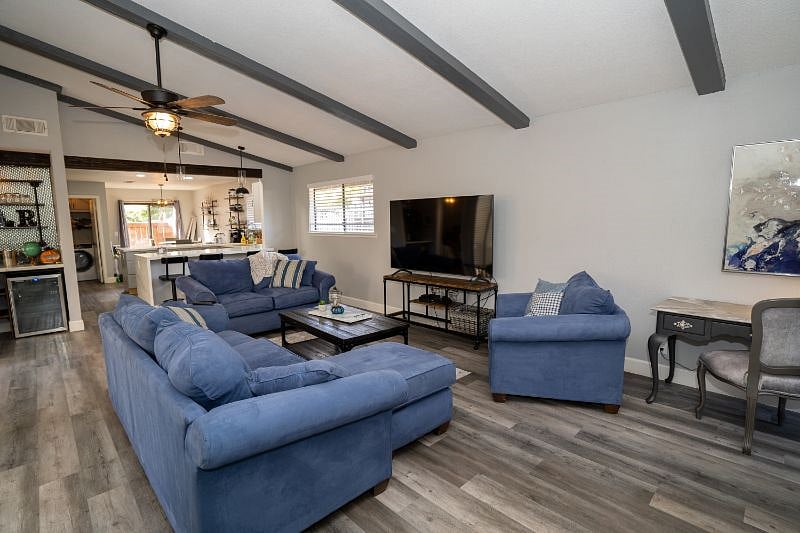 Furnished Finder property 436793_1 photo 3