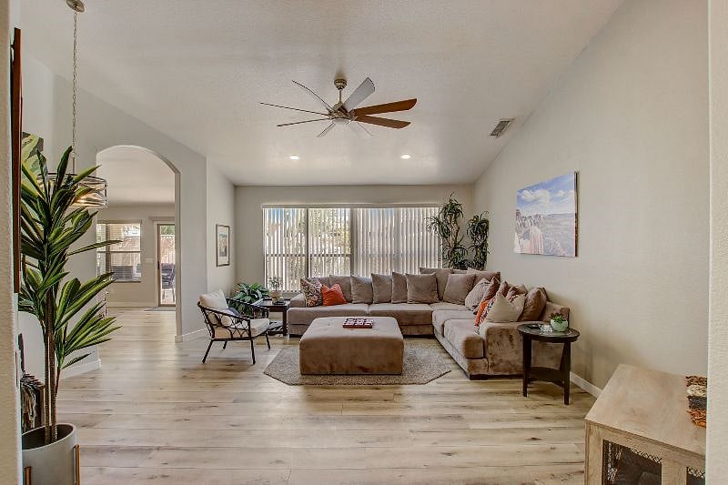 Furnished Finder property 436891_1 photo 10