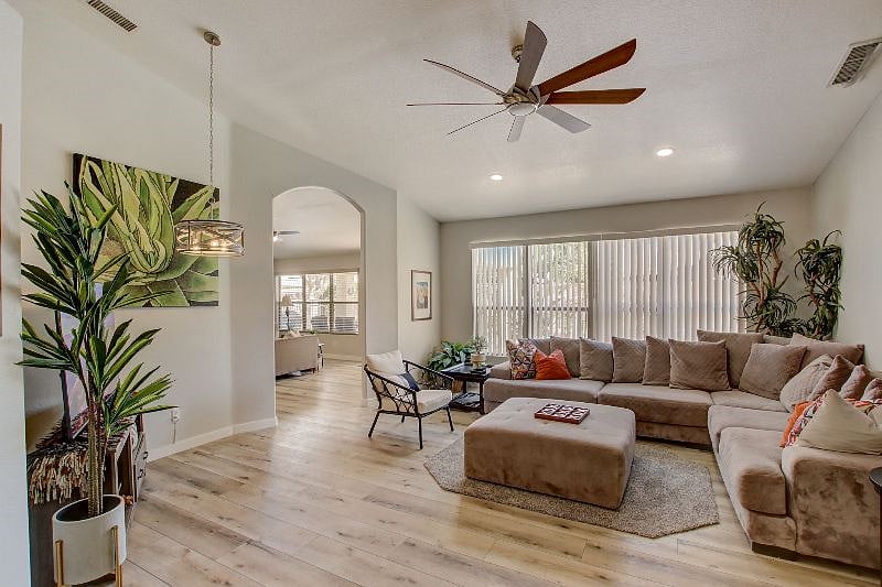 Furnished Finder property 436891_1 photo 9