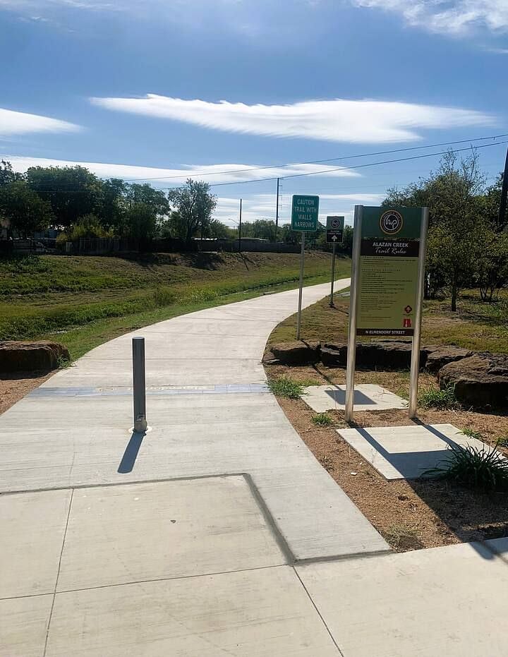 Walk to Alazan Trail Creek