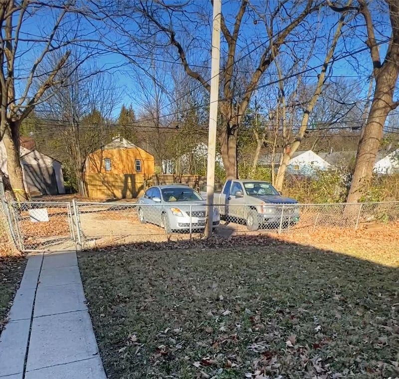Back Parking holds 2 cars 