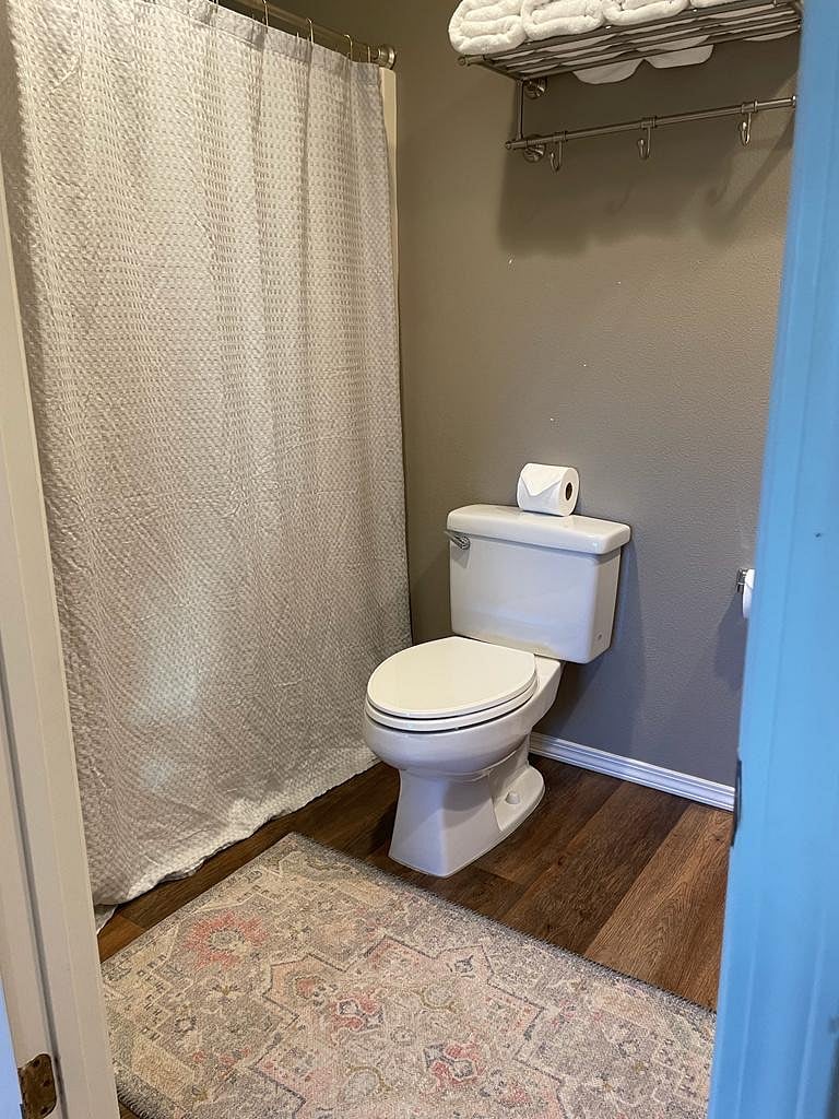 Furnished Finder property 436998_1 photo 16