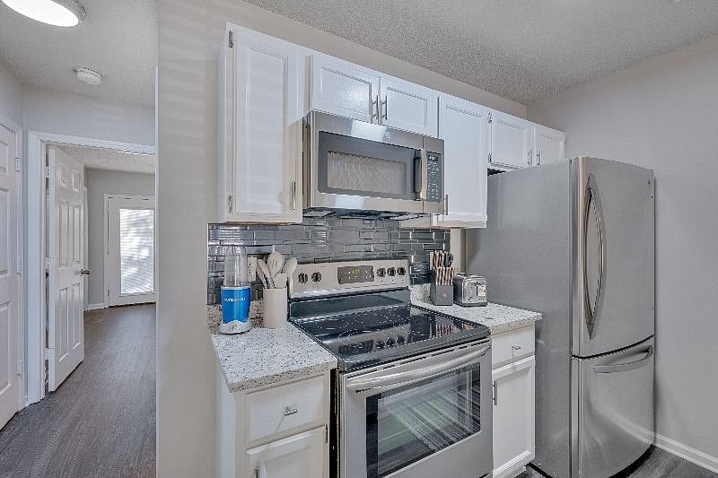 Furnished Finder property 437061_1 photo 8