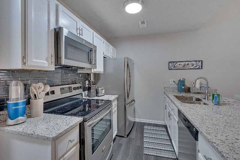 Furnished Finder property 437061_1 photo 9