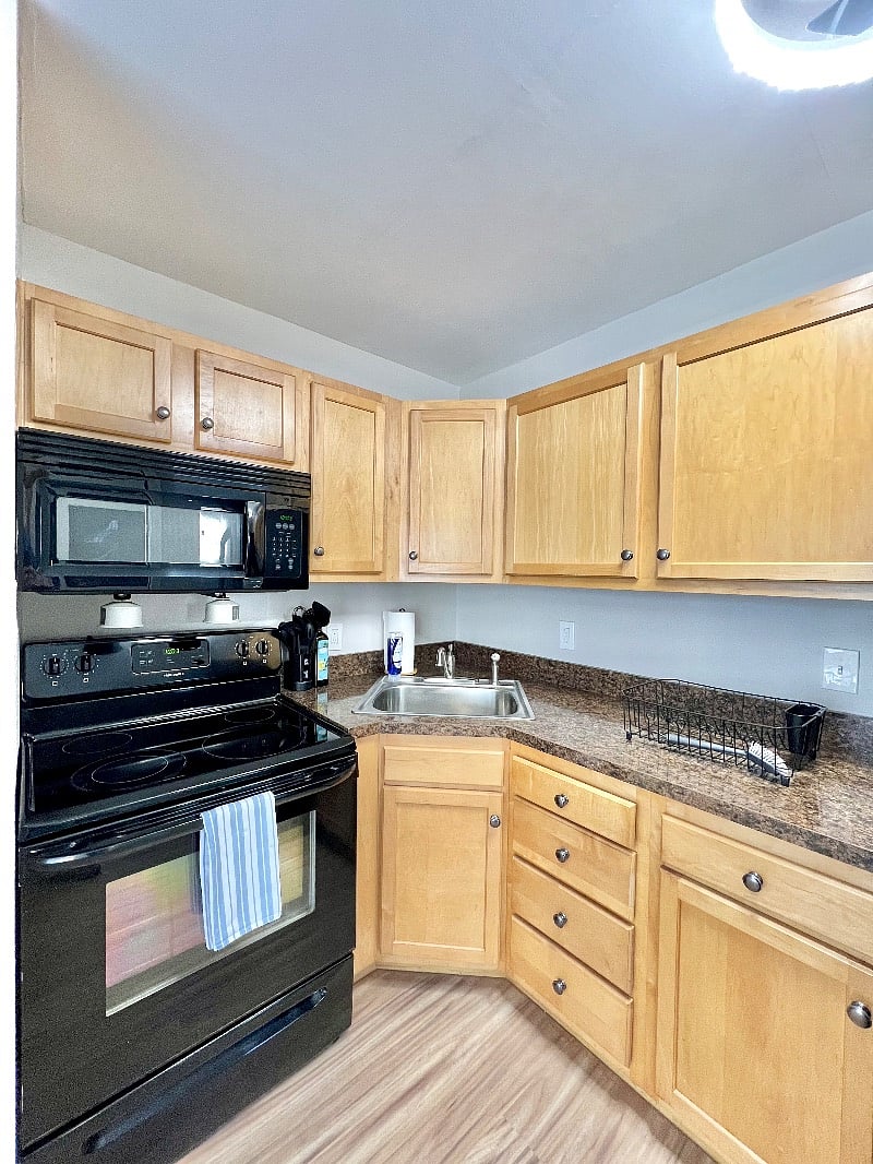 Furnished Finder property 437120_1 photo 12
