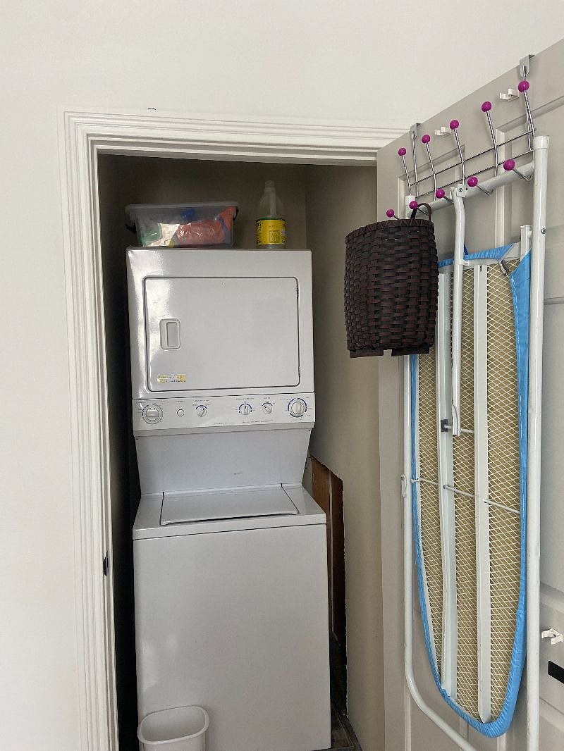 washer dryer in unit