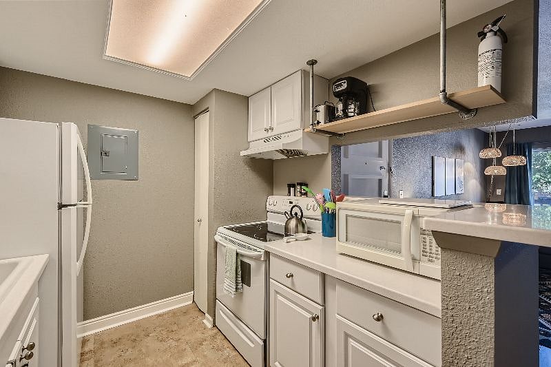 Furnished Finder property 437132_1 photo 9