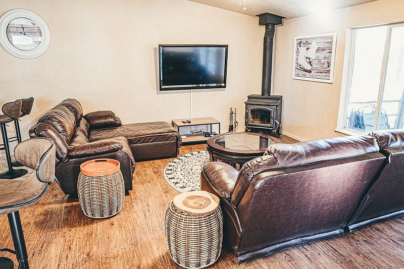 Furnished Finder property 437178_1 photo 1