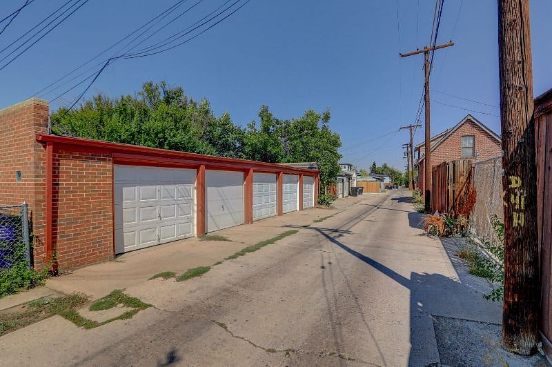 Detached Garage Bank