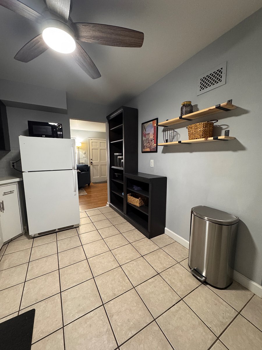 Kitchen - Full Size Fridge