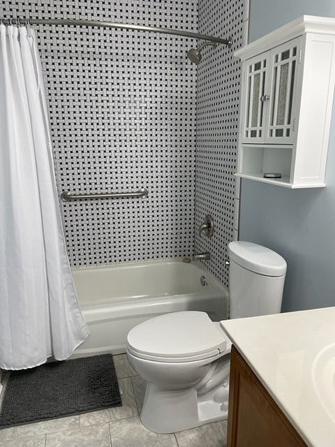 bathroom for two bedrooms
