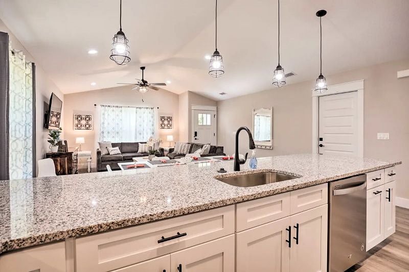 Furnished Finder property 437251_1 photo 11