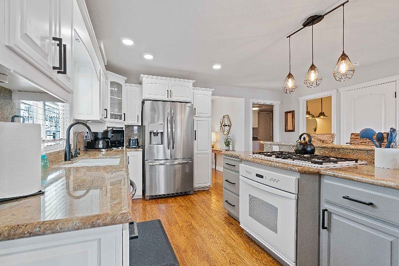 Furnished Finder property 437278_1 photo 5
