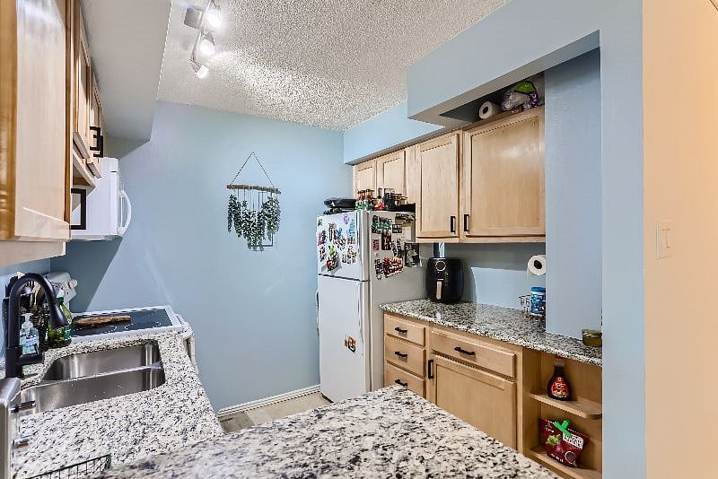 Furnished Finder property 437313_1 photo 8