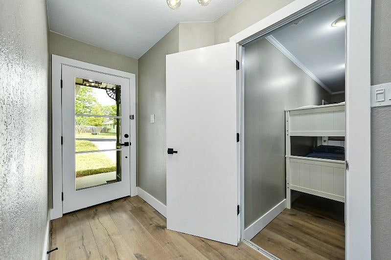 Furnished Finder property 437371_1 photo 4
