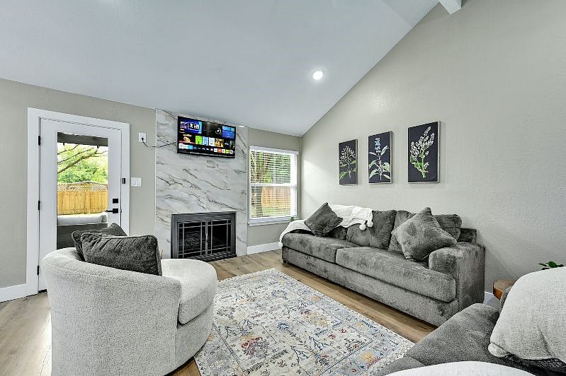Furnished Finder property 437371_1 photo 5