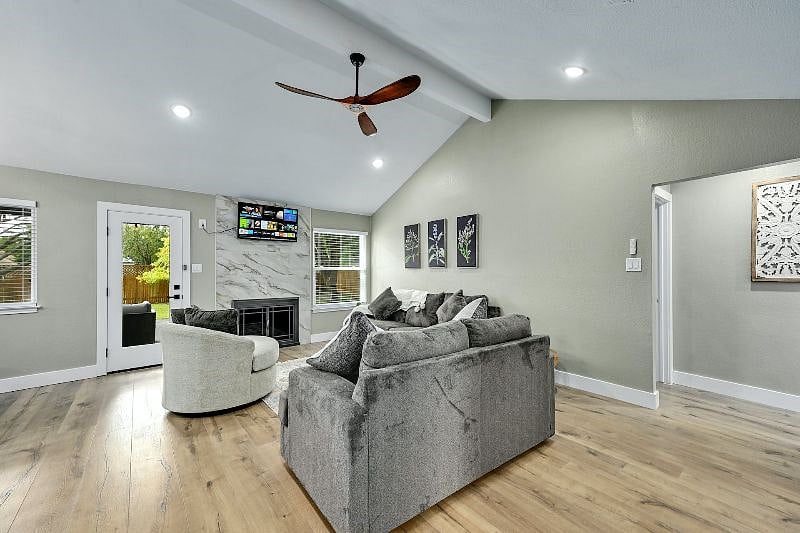 Furnished Finder property 437371_1 photo 7