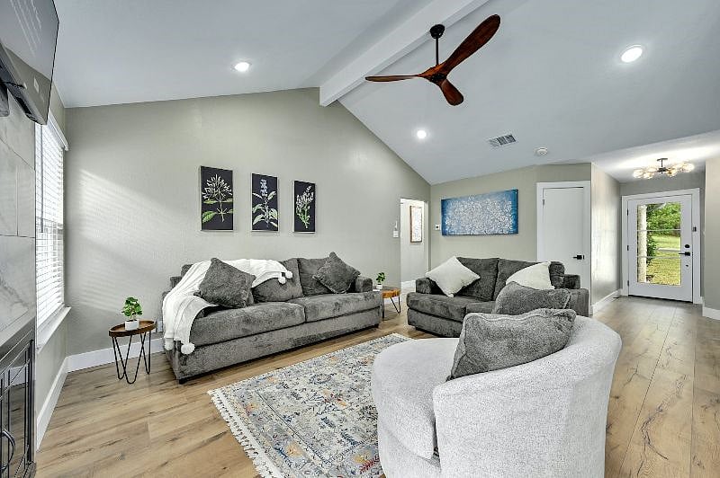 Furnished Finder property 437371_1 photo 8