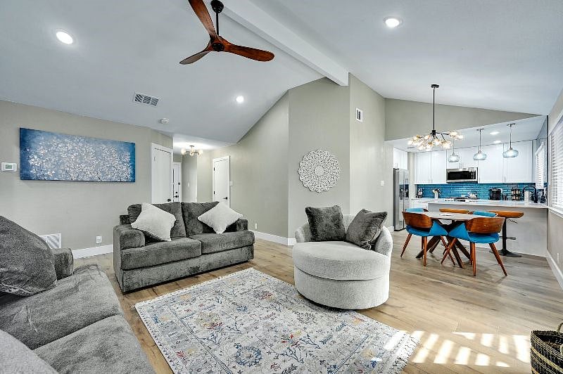 Furnished Finder property 437371_1 photo 12