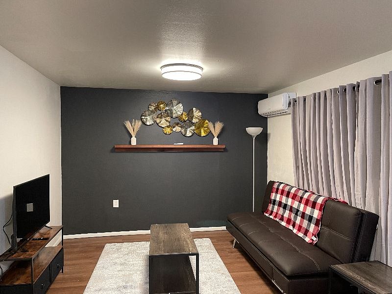Furnished Finder property 437419_1 photo 3