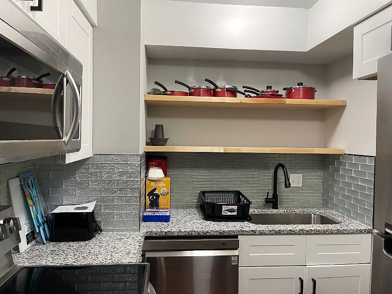 Furnished Finder property 437419_2 photo 9