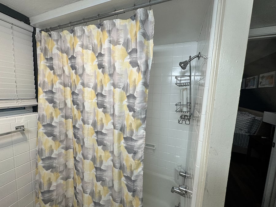 Furnished Finder property 437419_6 photo 18