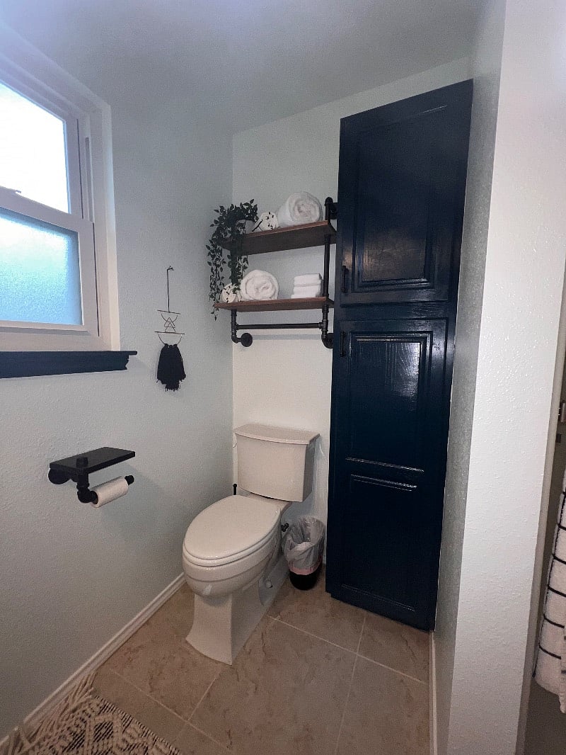 Downstairs bathroom - the overflow bathroom! 