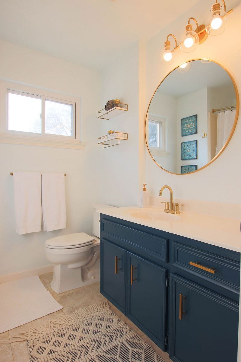 The upstairs bathroom - it is shared 
