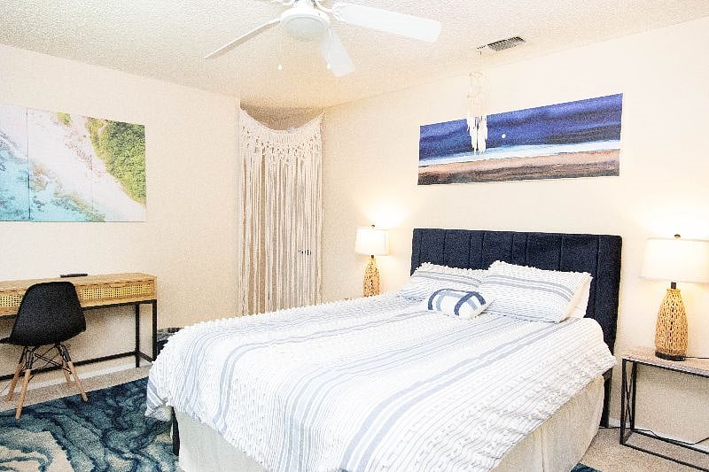 Drifting Surf Room 