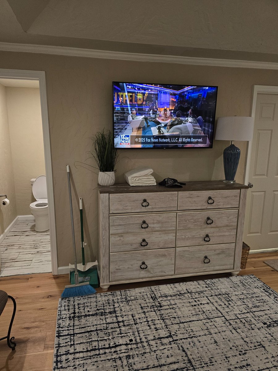 Furnished Finder property 437449_2 photo 8