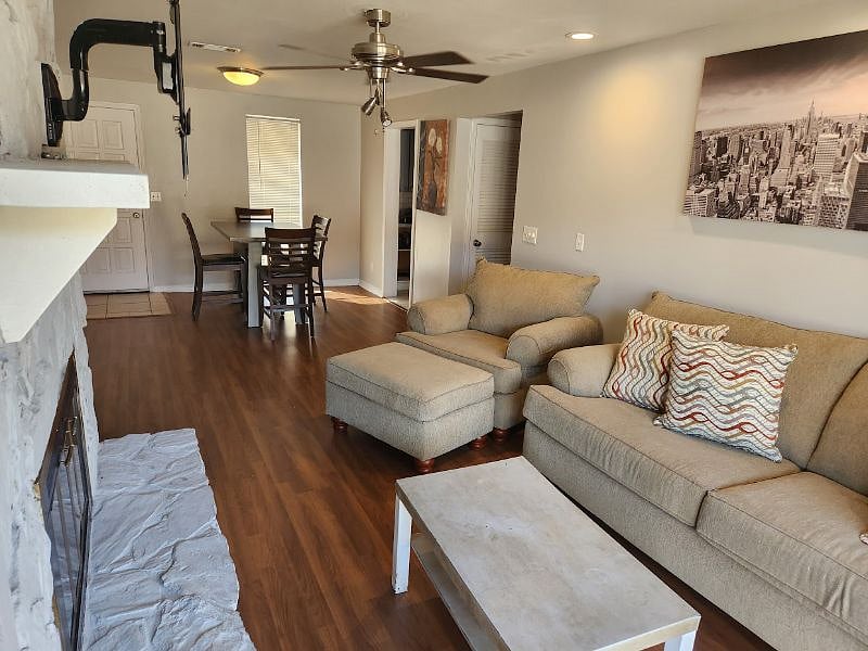 Living/ Dining