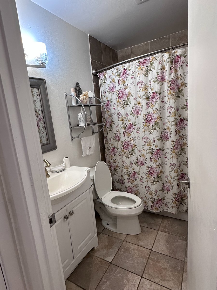 Main floor bathroom