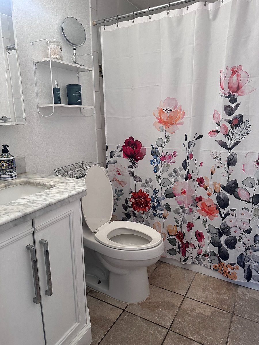 Upstairs bathroom