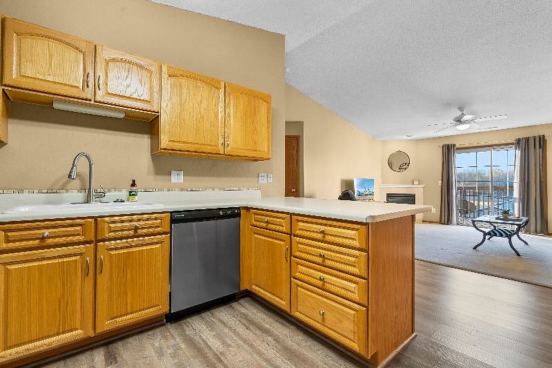 Furnished Finder property 437600_1 photo 9