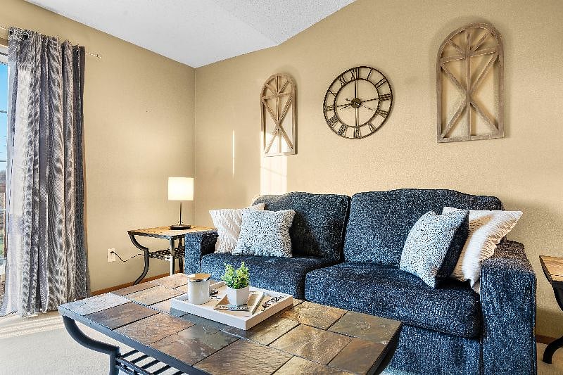 Furnished Finder property 437600_1 photo 6