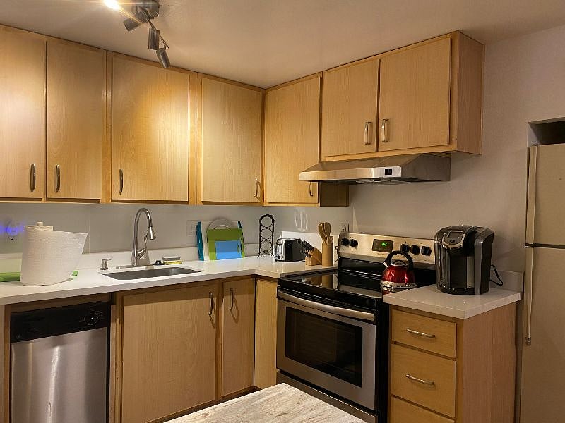 Furnished Finder property 437624_1 photo 17